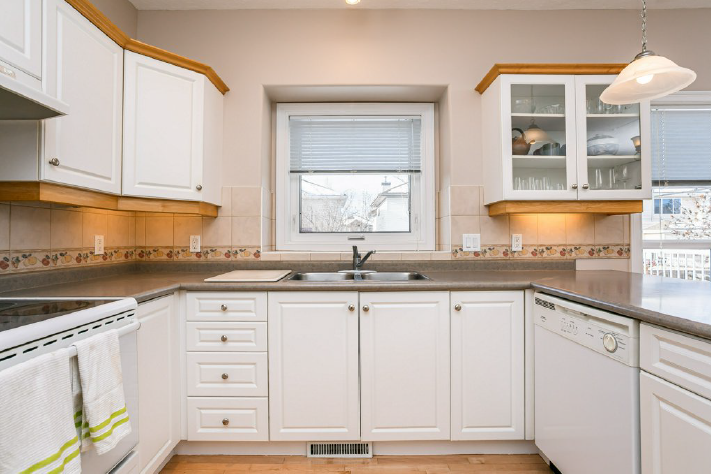 Kitchen Before Renovation